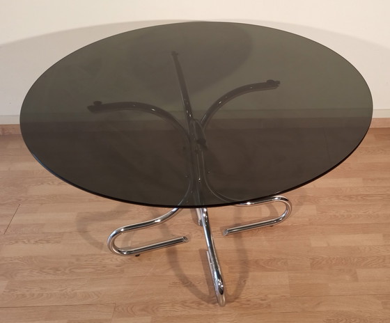 Image 1 of Italiaanse Mid Century Chroom en Staal Salontafel met Rond Rookglazen Blad, 1960