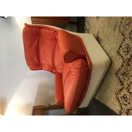 Image 1 of Vintage fauteuil "Orchid" in glasvezel en oranje skai van Michel Cadestin voor Airborne
