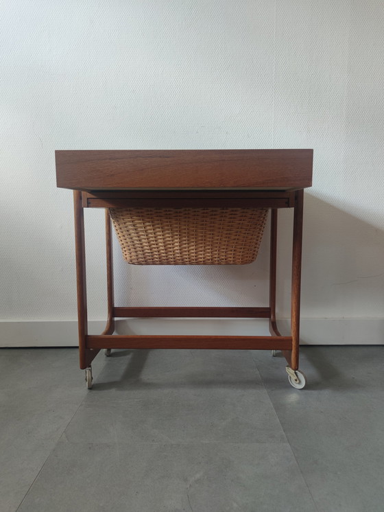 Image 1 of Vintage Deense bijzettafel/trolley in teak