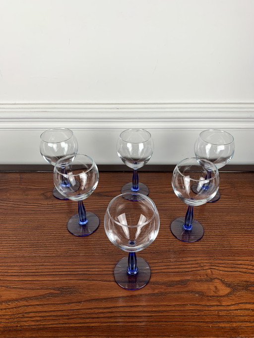 Set van 6 blauwe glazen met steel