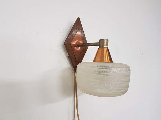 Image 1 of Deense glazen en koperen wandlamp