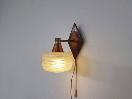 Deense glazen en koperen wandlamp