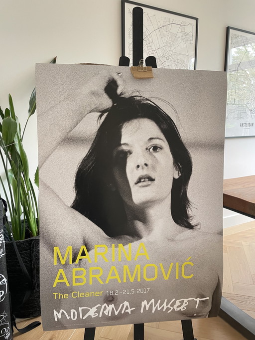 Marina Abramovic, Kunst moet mooi zijn , 1975, Copyright Marina Abramoviċ