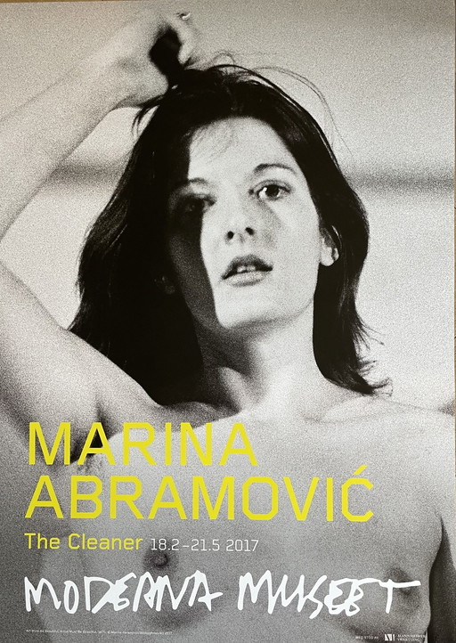 Marina Abramovic, Kunst moet mooi zijn , 1975, Copyright Marina Abramoviċ