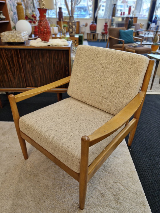 Image 1 of Vintage Fauteuil 70S Beige  Boucle