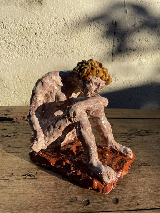 Vrouwelijke sculptuur 20e eeuw Geëmailleerd terracotta Gesigneerd