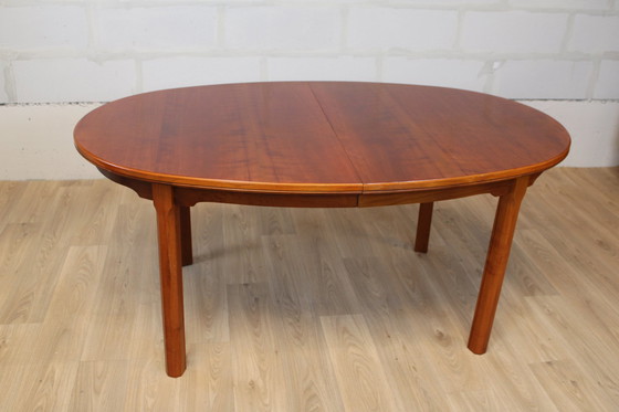 Image 1 of Vintage ovale tafel met 2 verlengstukken 1960 Zweden