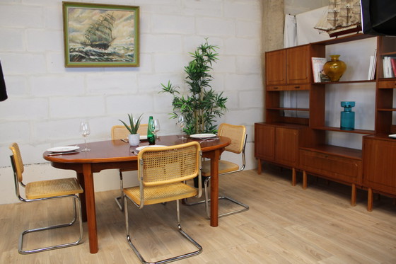 Image 1 of Vintage ovale tafel met 2 verlengstukken 1960 Zweden