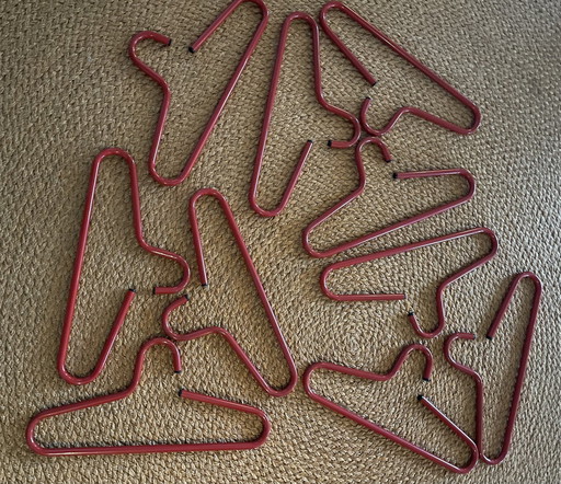 10x Stuks rode vintage metalen Jassenhangers Jaren ‘80