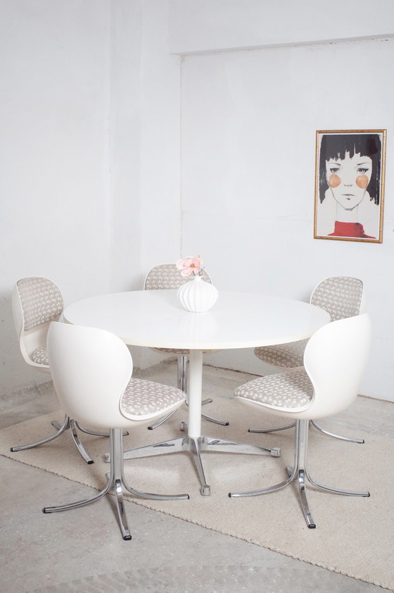 Image 1 of 5x Giroflex stoelen + Herman Miller eettafel