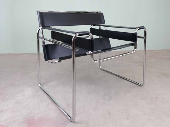 Image 1 of Wassily Stoel van Marcel Breuer voor Gavina