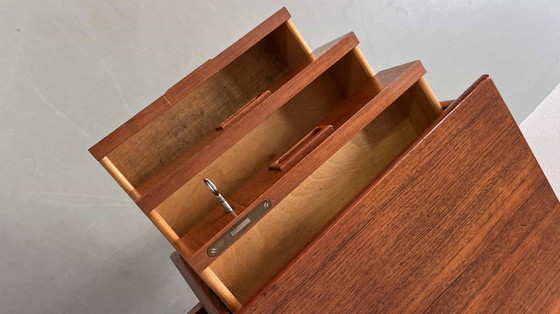 Image 1 of Vintage bureau 2 kanten 