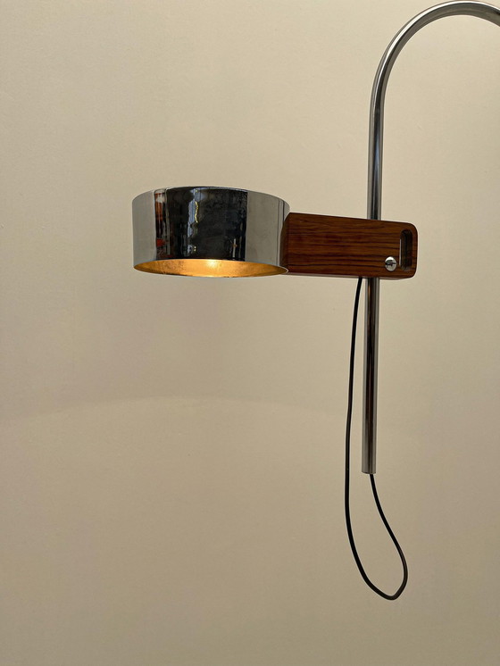 Image 1 of Verstelbare vloerlamp van chroom en hout, Spanje 1970