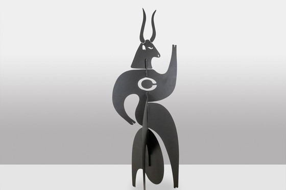 Image 1 of Antonine De Saint Pierre. Beeldhouwwerk "Tauride". Hedendaags werk.