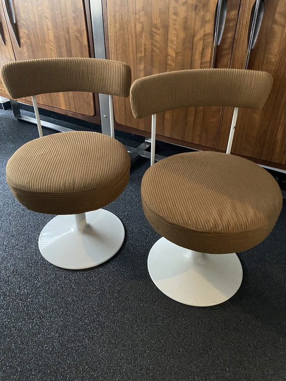 Image 1 of 2 stuks space age swivel stoelen