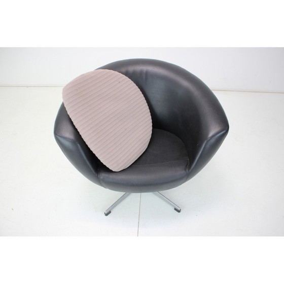 Image 1 of Vintage draaibare metalen en suède fauteuil, Tsjecho-Slowakije 1970