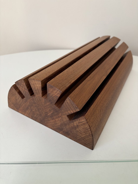 Image 1 of Post Moderne Glazen Magazine Houder/ Tijschriftenrek Met Houten Base. Memphis Stijl Jaren 80