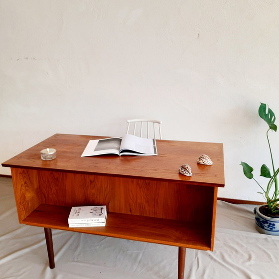 Image 1 of Vintage bureau