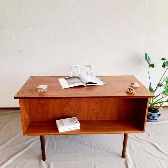 Image 1 of Vintage bureau