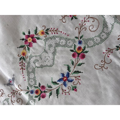 Vintage handgeborduurd en opengewerkt tafelkleed en servetten, 1950