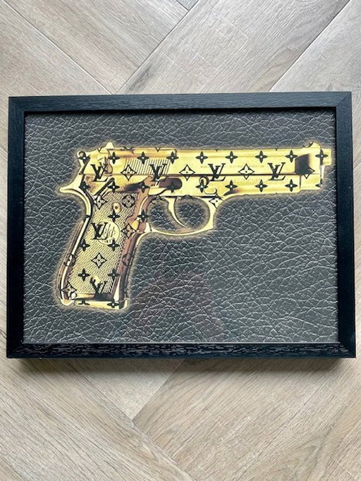 Louis Vuitton "Bulletproof Chique" Poster Ingelijst