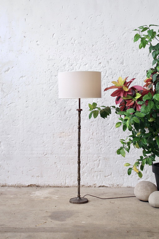 Brutalistische vloerlamp