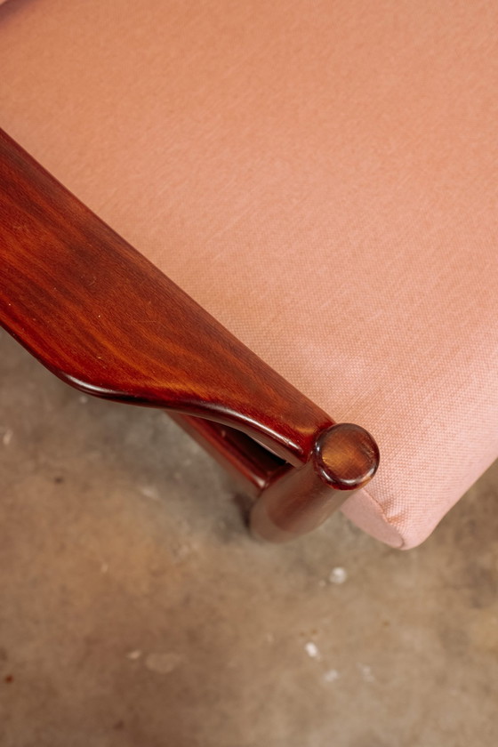 Image 1 of Vintage Teakhouten Jaren 60 Fauteuil - Nieuw Bekleed Lichtroze