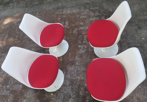 8x Tulip stoelen