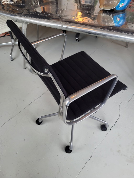 Vitra EA117 Bureaustoel