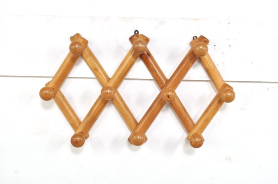 Image 1 of Vintage Beuken Harmonica Wandkapstok Jaren 60