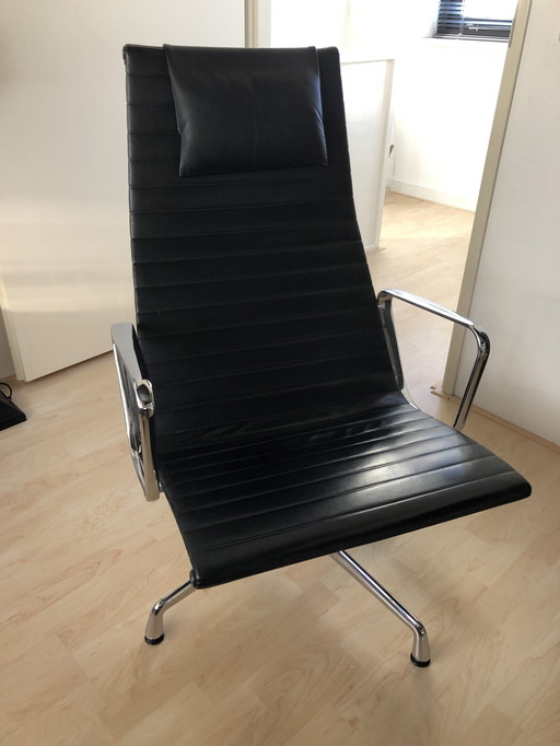 Vitra Fauteuil Ea124