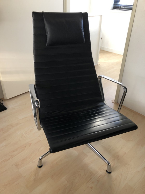 Image 1 of Vitra Fauteuil Ea124