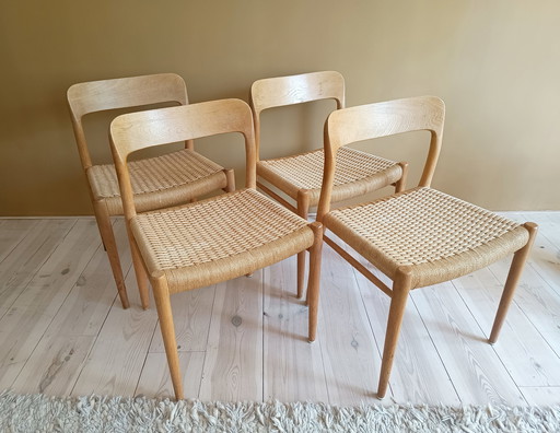 4x Møller 'Model 75' stoelen