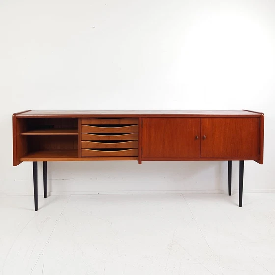 Image 1 of Vintage Deens Dressoir Teak Fineer Hoog Model