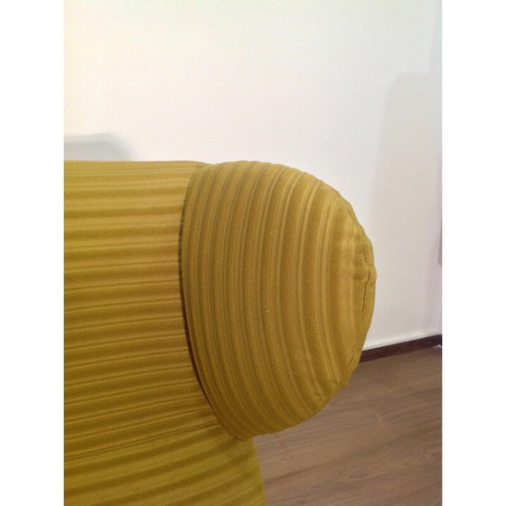 Image 1 of Vintage draaifauteuil in geel fluweel met hoge rug, Tsjecho-Slowakije 1980