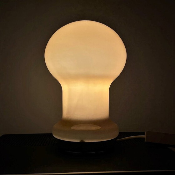 Image 1 of Vintage opaline glazen tafellamp van Ivan Jakes voor Glassworks Valasske Mezirici, Tsjecho-Slowakije 1960