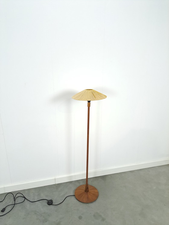 Image 1 of Staande Lamp Met Notenfineer En Stoffen Draad Kap, Vloerlamp