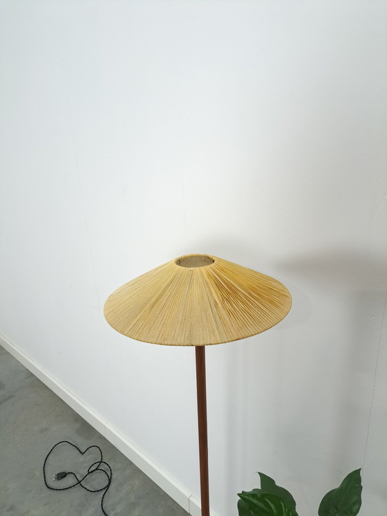 Image 1 of Staande Lamp Met Notenfineer En Stoffen Draad Kap, Vloerlamp