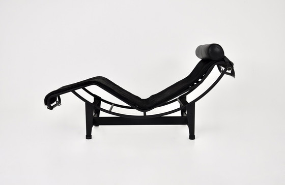 Image 1 of LC4 Lounge Chair van Le Corbusier voor Cassina, 1984