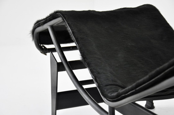 Image 1 of LC4 Lounge Chair van Le Corbusier voor Cassina, 1984