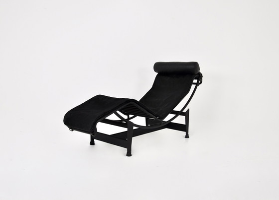 Image 1 of LC4 Lounge Chair van Le Corbusier voor Cassina, 1984