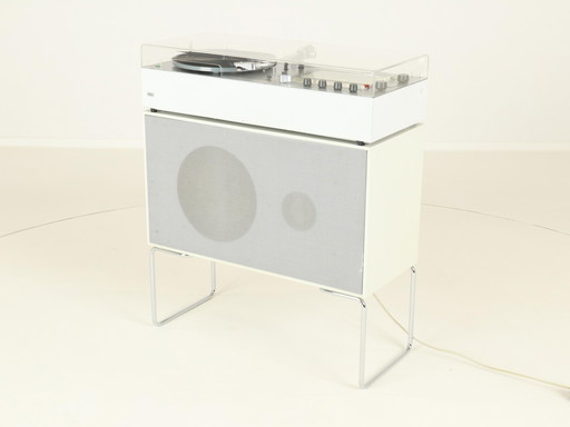 Braun L60/4 luidspreker met Audio 300 platenspeler van Dieter Rams 1960