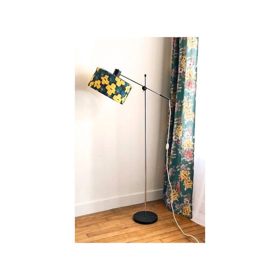 Image 1 of Vintage vloerlamp met verchroomde metalen voet en kap