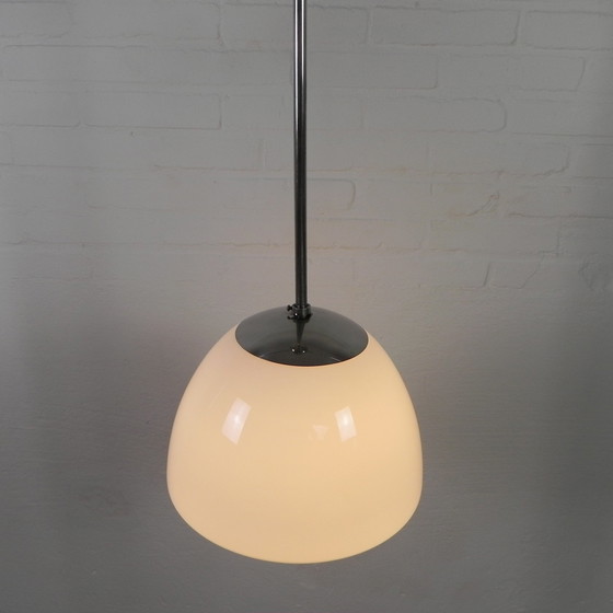 Image 1 of Oude Schoollamp Met Grote Glazen Bol In Opaalglas, Jaren 30