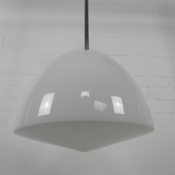 Image 1 of Oude Schoollamp Met Grote Glazen Bol In Opaalglas, Jaren 30