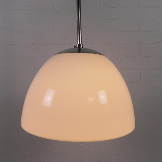 Image 1 of Oude Schoollamp Met Grote Glazen Bol In Opaalglas, Jaren 30