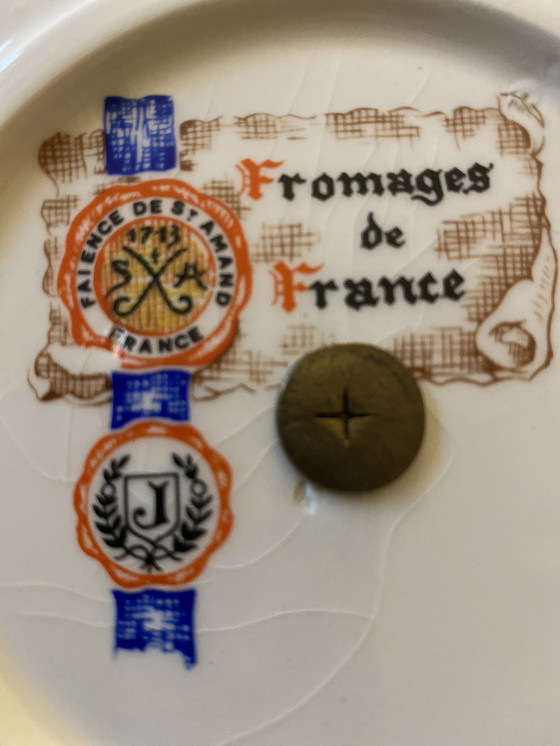 Image 1 of Fromages de France Faience de St Amand Schotel