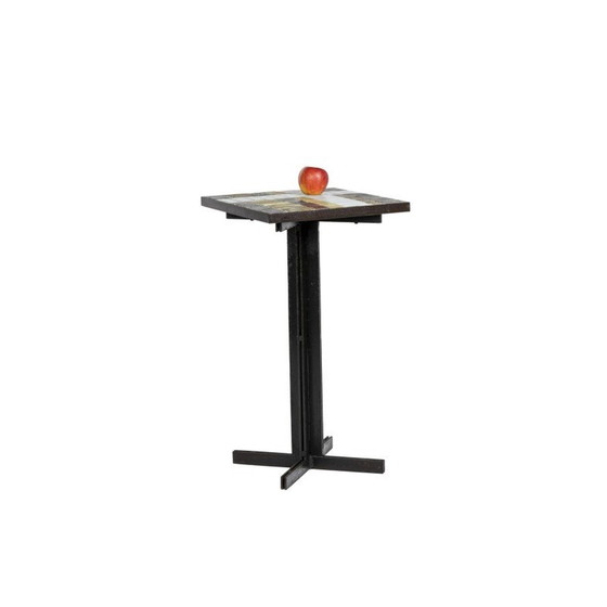 Image 1 of Vierkante tafel met voet van ijzer en keramiek, jaren 1950