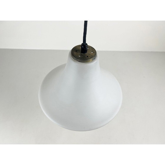 Image 1 of Vintage wit opaalglas en messing hanglamp van Lyfa, Denemarken 1950