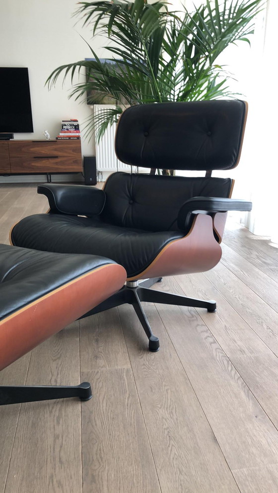 Image 1 of Eames Lounge Chair en Ottoman